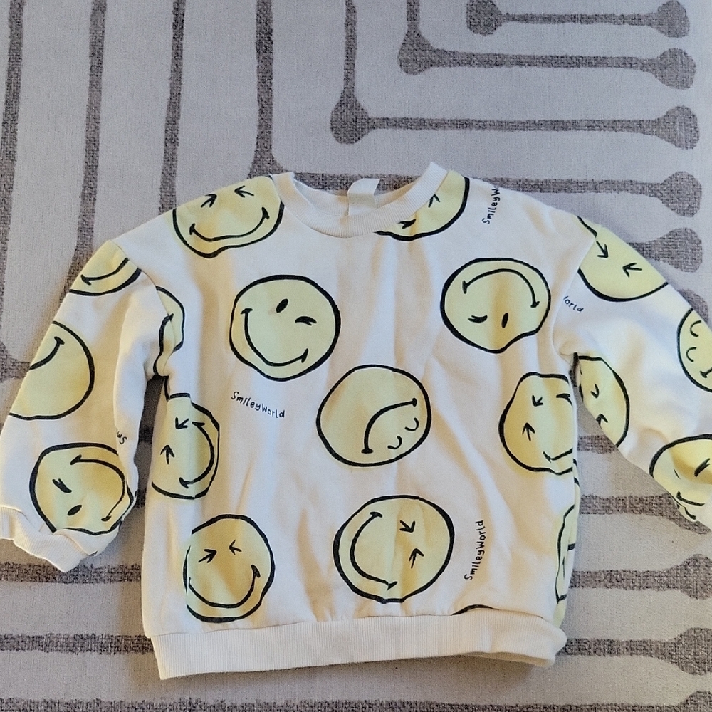 H&M Smiley World Sweatshirt
